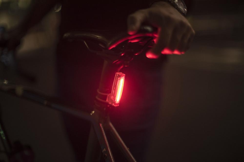 Knog Fahrradlampe Plus StVZO rote LED translucent (20 Lumen)
