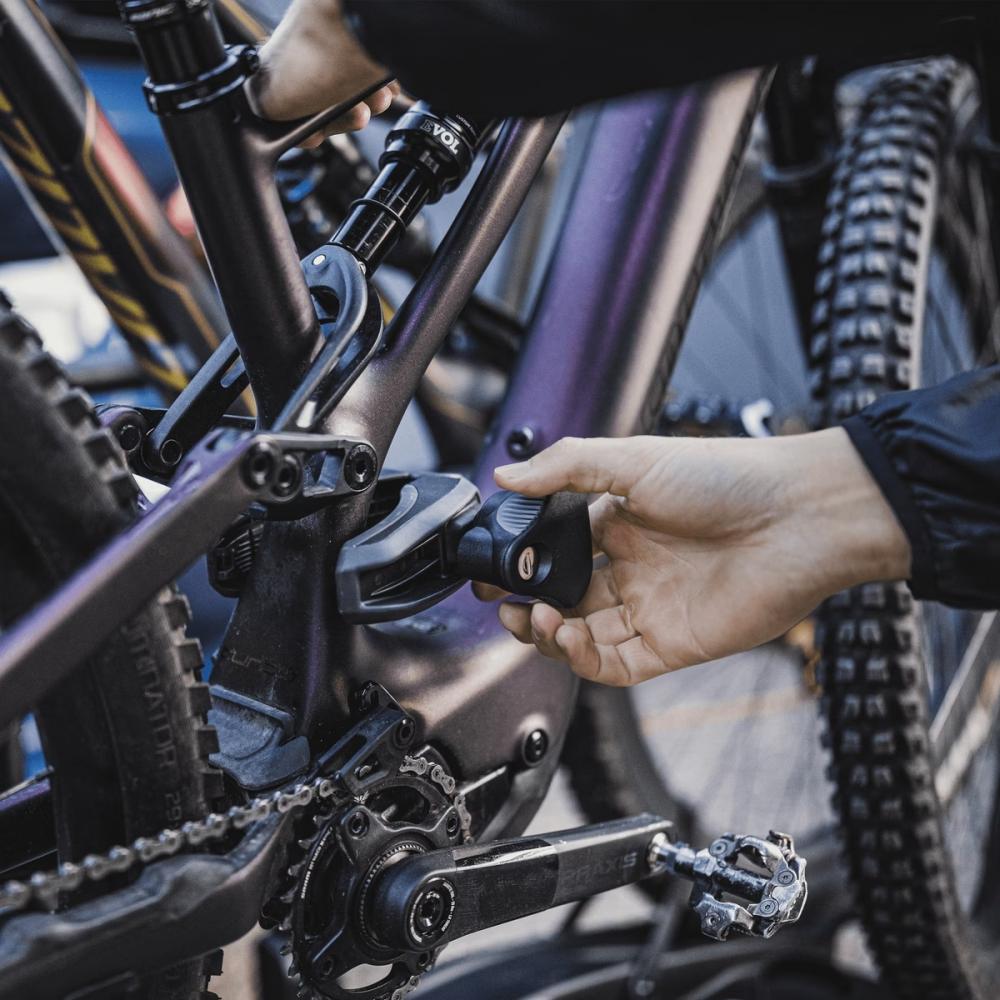 Thule EasyFold XT 3B 13pin Heckträger für 3 Fahrräder / E-Bikes