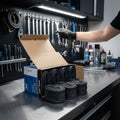 XLC Fahrradschlauch 50er Werkstattbox 26 Zoll auf Metallwerkbank, im Hintergrund Werkzeuge.