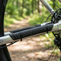 Haibike Kettenstrebenschutz 2018 aus Gummi für Alu-Hardtail. Robuster Schutz vor Kettenschlägen. Inkl. Kabelbinder für einfache Montage.
