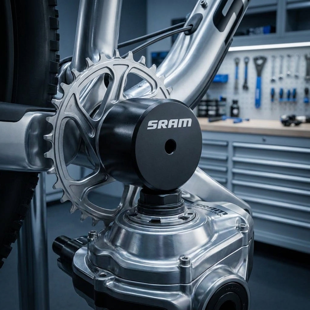 SRAM Kettenblattabzieher für Eagle Powertrain Drive Unit am Fahrrad in einer Werkstatt.