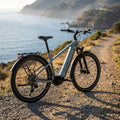 Winora YUCATAN X9 HIGH E-Bike 'lush glacier'. Modernes Trekkingrad mit 600Wh Akku für mühelose Touren.