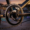 Robustes BMX Kettenblatt aus Stahl in Schwarz Silber mit 44 Zähnen für maximale Belastung im Skatepark.