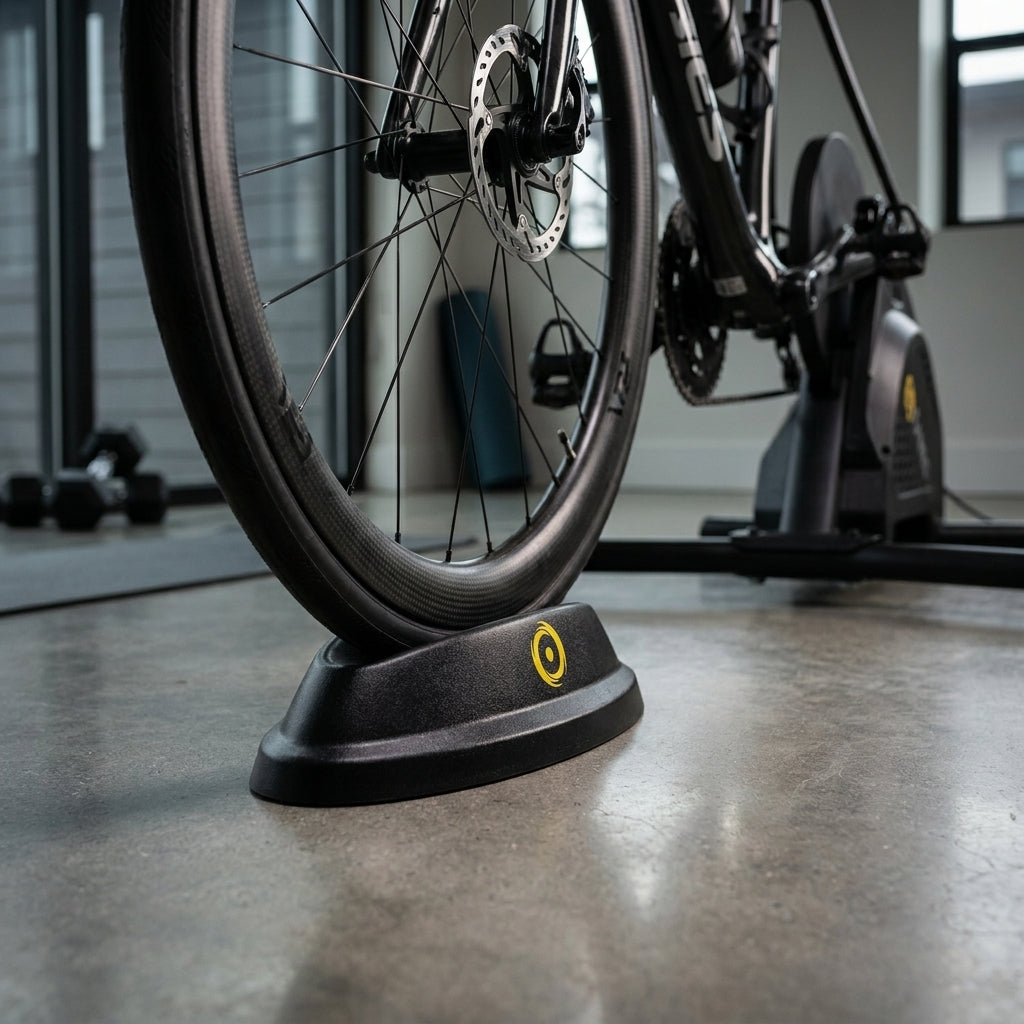 SARIS Leveling Block schwarz stabilisiert Fahrrad Vorderrad für Indoor-Training.