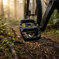 Xpedo AMBIX Hybrid-Pedal in Schwarz mit 18 Pins und Klicksystem für Mountainbikes und Trekkingräder.