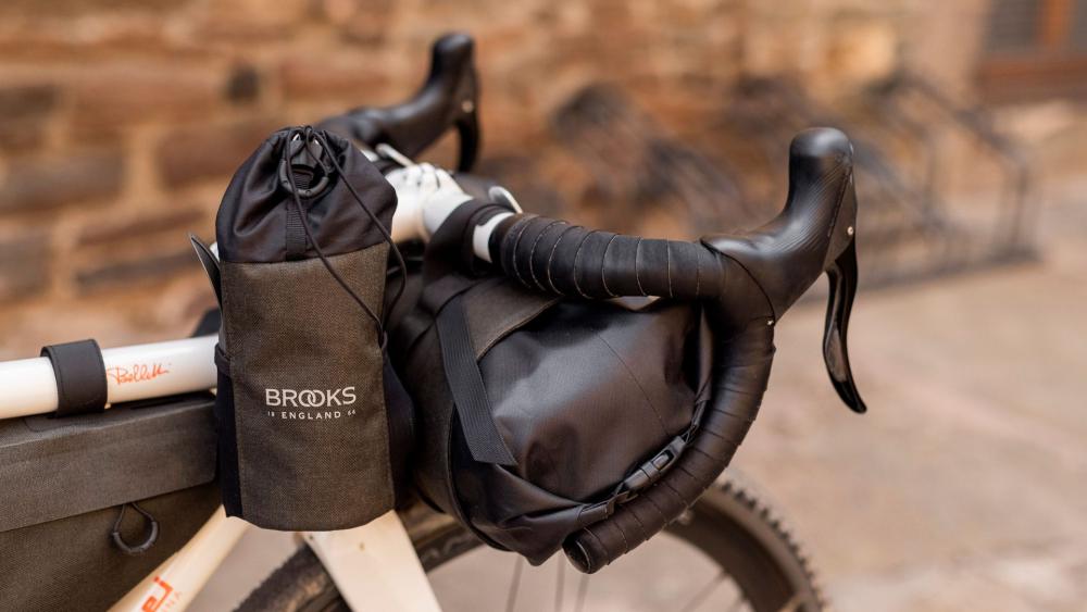 BROOKS Scape Feed Pouch Mud Green - wasserdichte Lenkertasche 1,2 Liter aus 600D Polyester mit Hypalon-Details - 100 g leicht, 100x100x160 mm