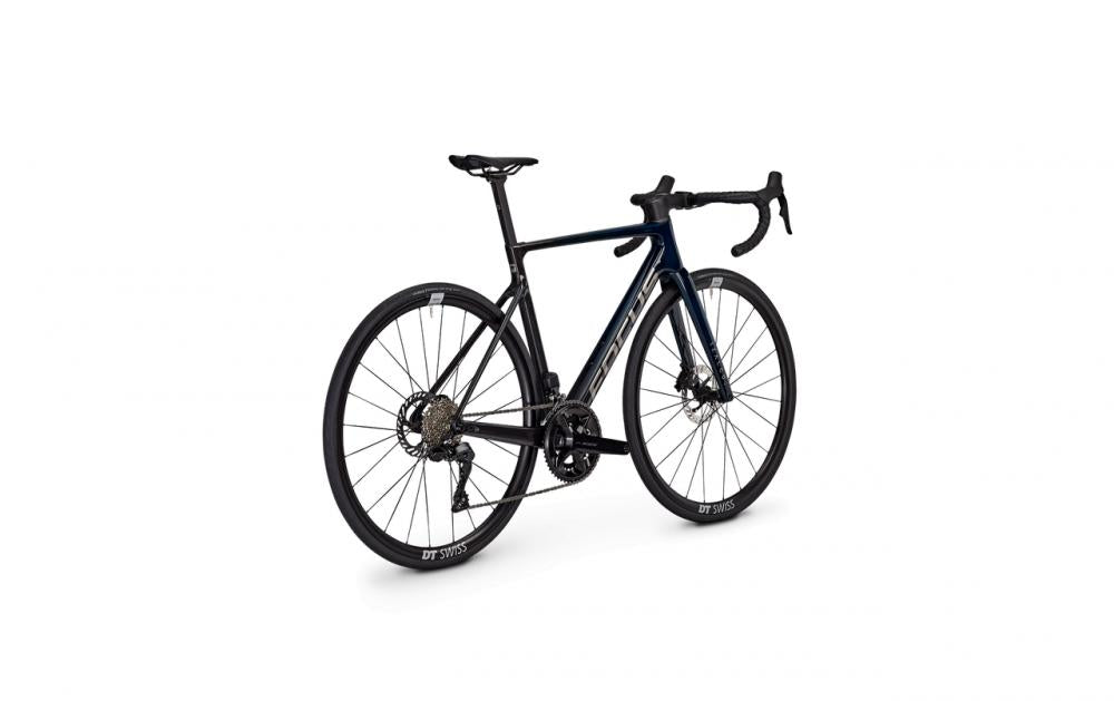 Focus IZALCO MAX 8.8 28DI XXL Rennrad in Dunkelblau mit Scheibenbremsen und DT Swiss Laufrädern.