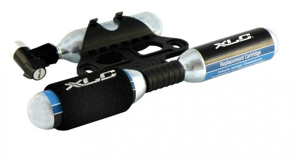 XLC CO2-Patronenpumpe PU-M03 und 3x 16g CO2-Patronen mit Fahrradhalterung.