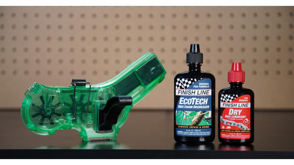 Finish Line Kettenreinigungsset EcoTech mit Dry Lube, effiziente Fahrradkettenreinigung inkl. Reiniger und Trockenschmiermittel