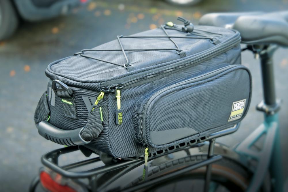 Northwind Smartbag Classic, schwarz 10 Liter Gepäckträgertasche mit ausklappbaren Seitentaschen, MonkeyLoad-Befestigung, wasserabweisend, inkl. Regenhülle.