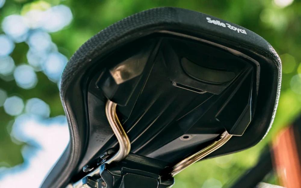 Selle Royal Fahrradsattel Lookin Evo Athletic schwarz, Untersicht mit Sattelstreben, komfortabel für City & Trekking.