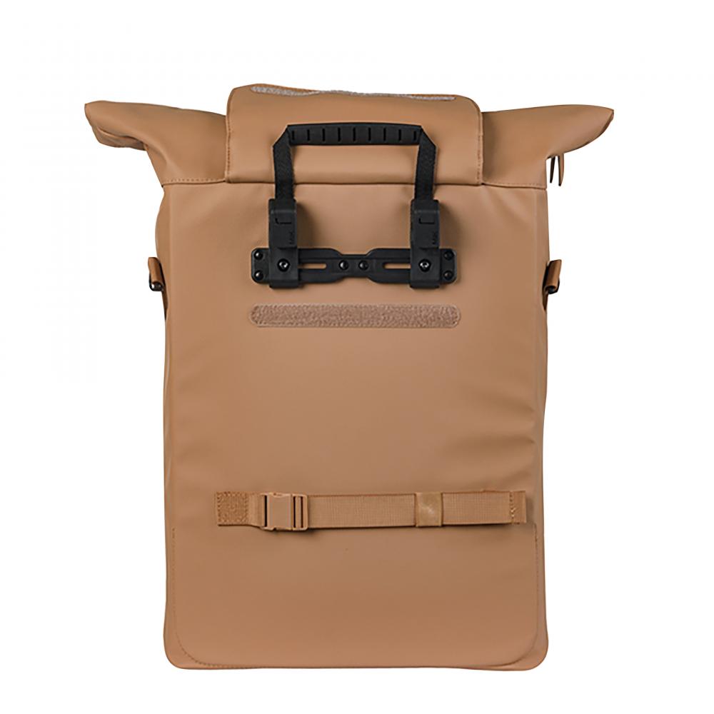 Basil Tasche Schultertasche Brooklyn MIK Hooks 17 Liter - recyceltes PET - wasserdichtes Hauptfach IPX3 Faltverschluss mit Schnalle 16 Zoll Laptopfach Helmbefestigung abnehmbarer Schultergurt Reflexion Repair-Zipper