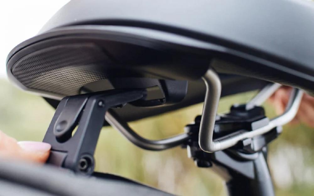 Selle Royal On Open Athletic Unisex Fahrradsattel, Unterseite mit Klick-Montagesystem wird bedient