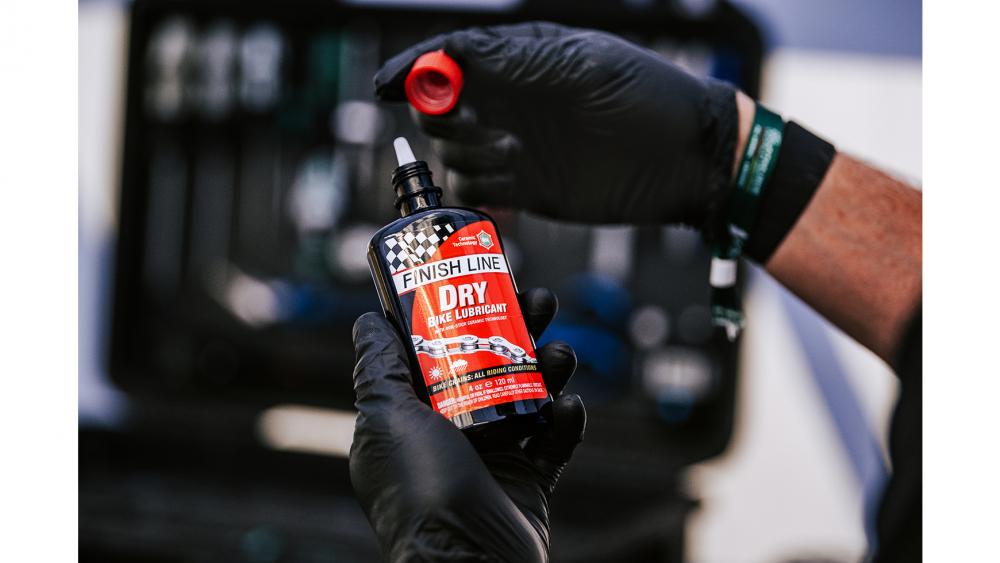 Finish Line Trockenschmiermittel BN 240 ml - Hochleistungsfähiges Nano-Keramik-Bornitrid, reduziert Reibung und Verschleiß, bildet trockenen wachsartigen Film, 100 % fluorfrei