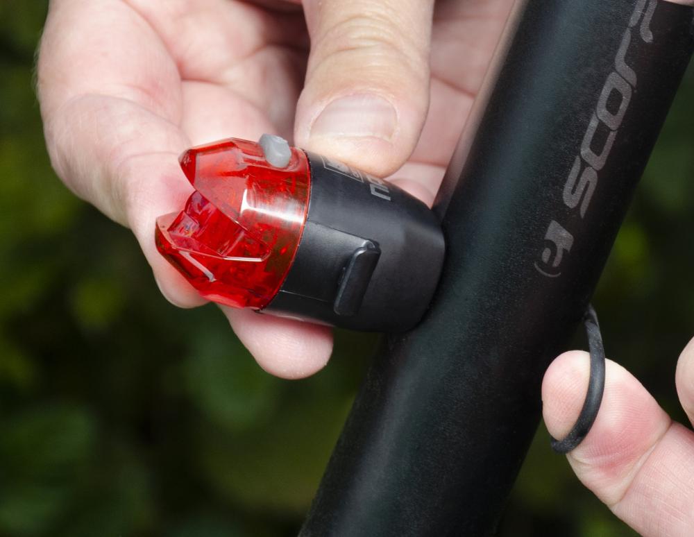 CATEYE Rücklicht Nano G Mini Größe - kompaktes, StVZO-zugelassenes USB-Rücklicht