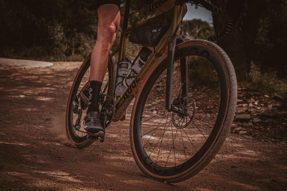 Schwalbe FALTREIFEN G-ONE RS PRO V-Guard 35-622 Schwarz - maximaler Speed für Gravel