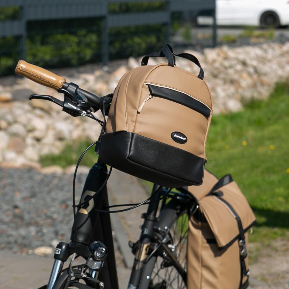 Haberland Rucksack-Lenkertasche Bella beige/schwarz am E-Bike Lenker, flexibel als Rucksack nutzbar.