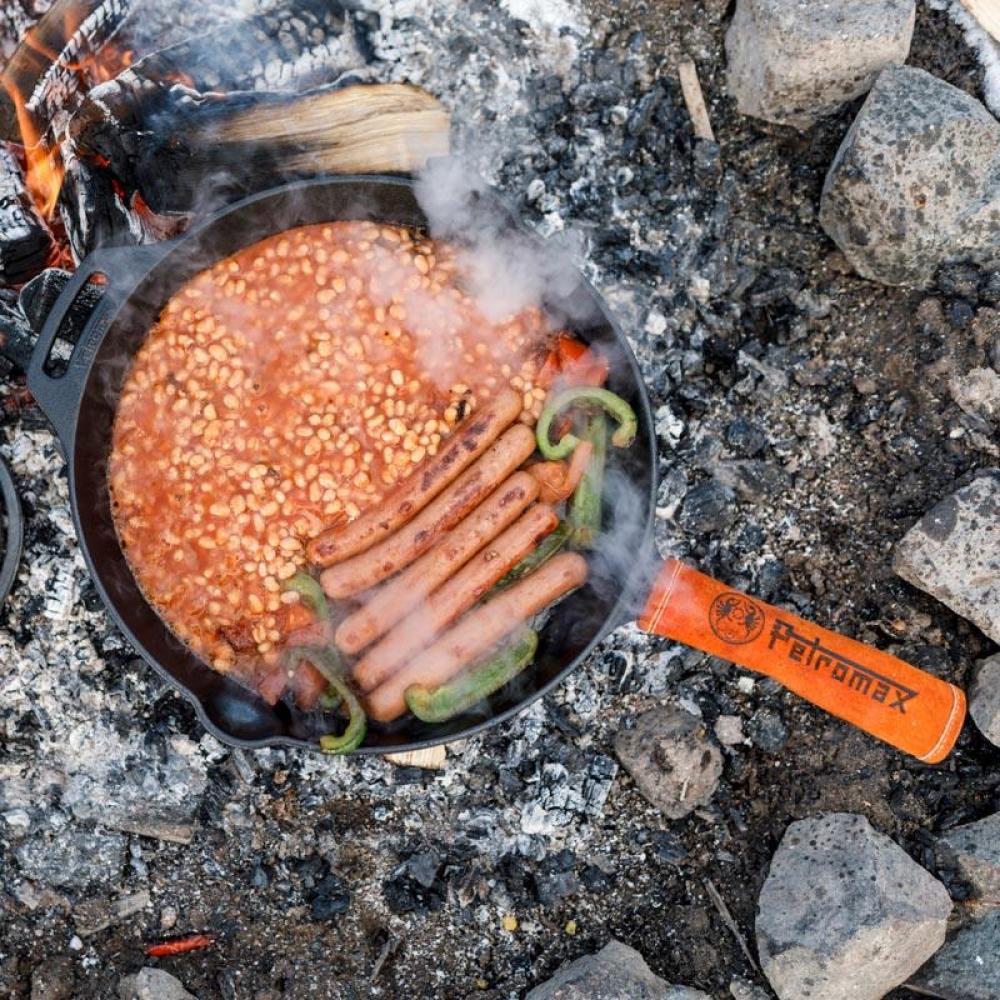 Petromax Aramid Griffhülle für Feuerpfanne universeller Hitzeschutz aus Rauleder und Aramidfasern, passend für alle gusseisernen Pfannenstiele, leuchtend glutorange