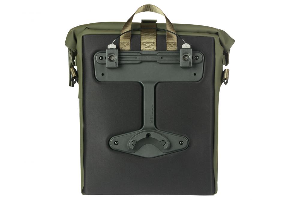 Basil SoHo MIK Studs 17 Liter wasserdichte Fahrrad-Umhängetasche - moss green, mit LED & Organizer
