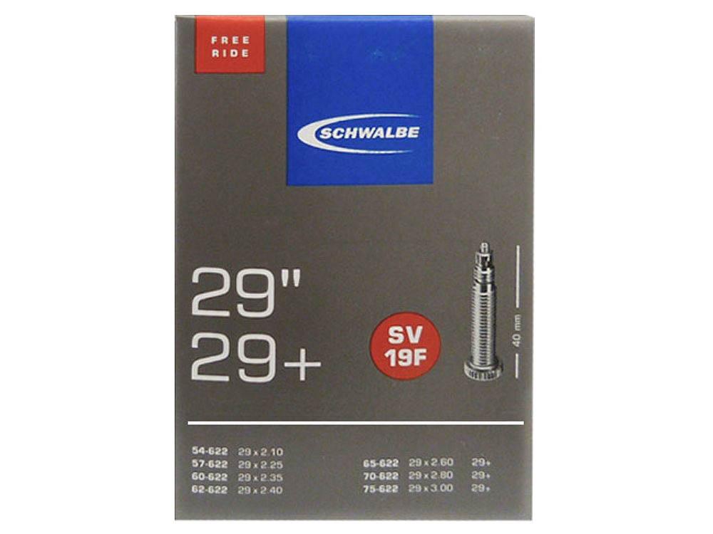 Schwalbe Fahrradschlauch SV19F Freeride für 29 Zoll und 29+ Reifen (54-75/622) auf Produktverpackung.