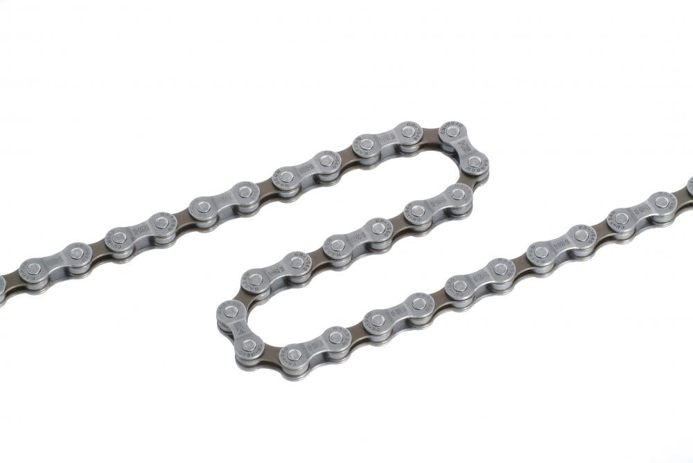 Shimano CN-HG40 Fahrradkette für 6/7/8-fach Schaltsysteme mit 116 Gliedern, silberne Stahlglieder.