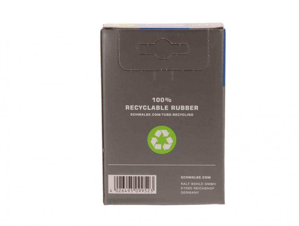 Schwalbe Fahrradschlauch-Set Verpackung mit Hinweis auf 100% recycelbaren Gummi und Recycling-Symbol.