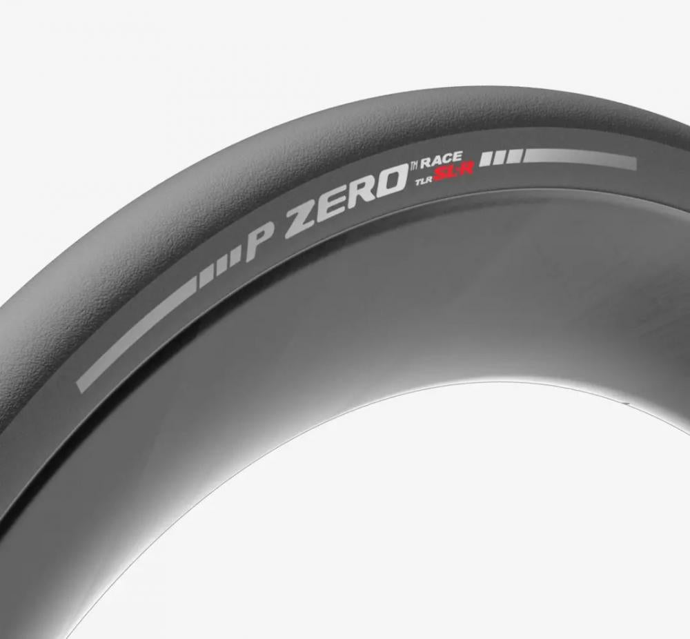 Pirelli P ZERO Race TLR SL-R Rennradreifen 28-622 700x28C Tubeless Ready SmartEVO2 LiteCORE Faltreifen Nahaufnahme.