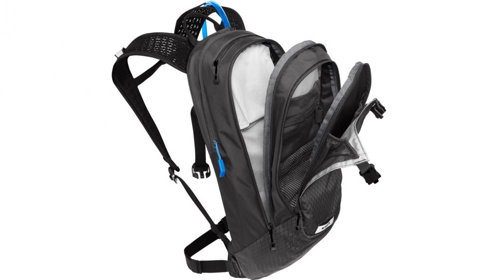 CamelBak M.U.L.E. 12 Rucksack 12 Liter + 3 Liter Crux-Trinkblase, Air Support, Magnetic Tube, Helmhalter, recycelt