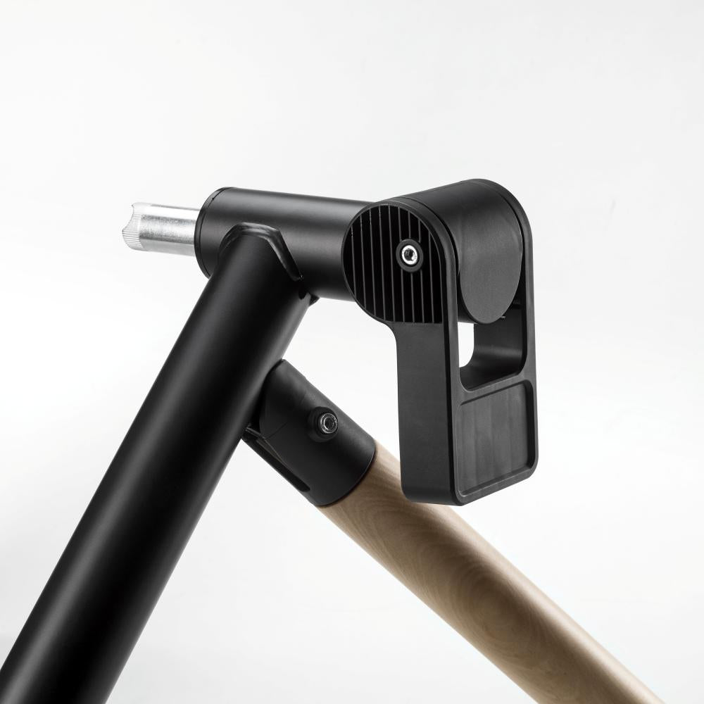 ELITE Rollentrainer Tuo vormontiert - leiser, interaktiver Wheel-On-Trainer
