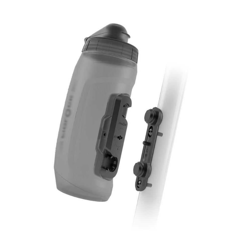 Fidlock TWIST Trinkflasche 590ml mit magnetischem Bike Base Haltersystem für Fahrräder.