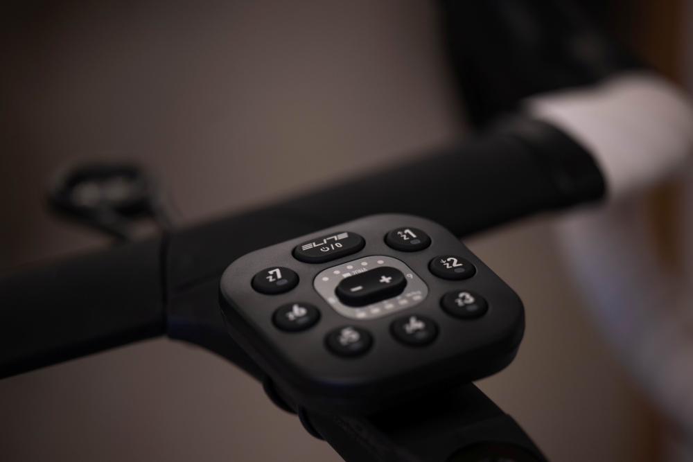 ELITE Bedienkonsole für Rollentrainer Zona One Size - volle Kontrolle ohne App