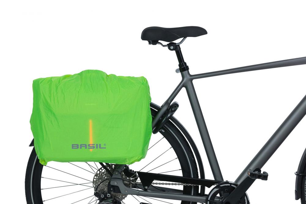 Basil B-Safe Nordlicht Bürotasche olivgrün am Fahrrad mit LED-Beleuchtung und Diebstahlschutz.