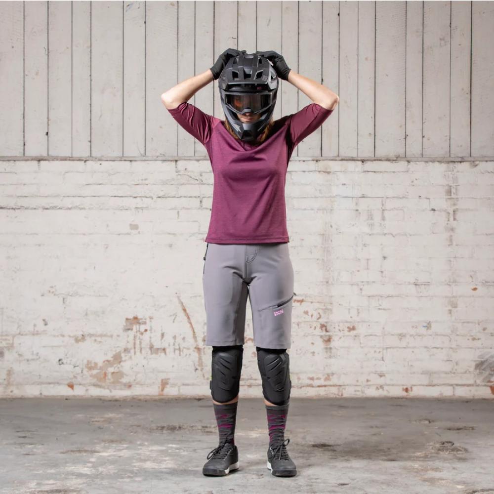 IXS Sports Division iXS Carve X Women Henley 38 Raisin/Solid Raisin - atmungsaktives Bike-Jersey