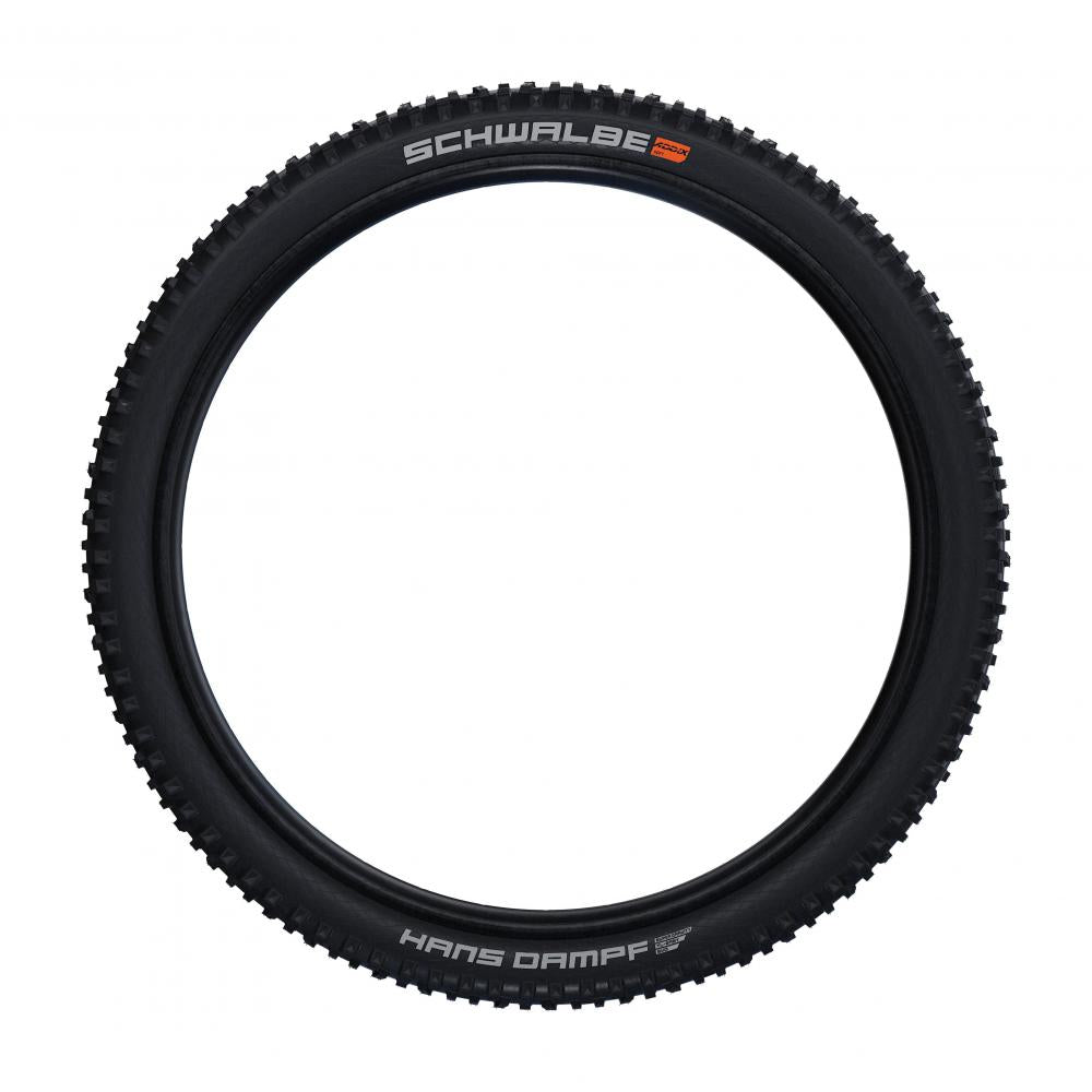 Schwalbe Hans Dampf 27.5x2.35" schwarzer MTB Reifen, TLE E-25 faltbar, auf weißem Hintergrund