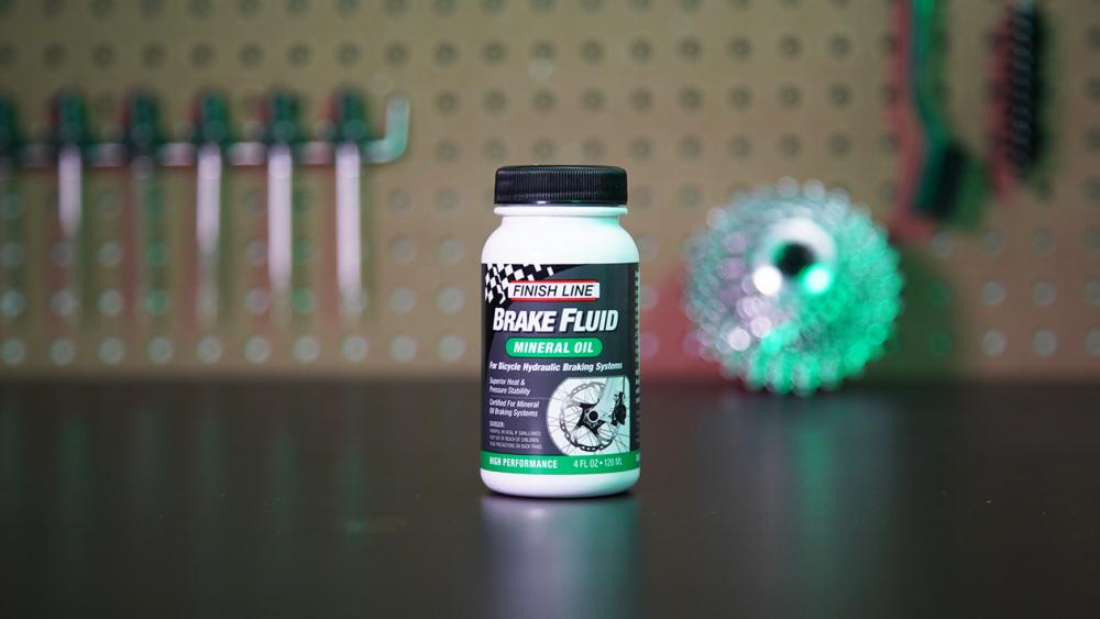 Finish Line Bremsflüssigkeit Mineral Oil 120ml - Mineralöl für Scheibenbremsen, hohe Hitzebeständigkeit, optimale Bremsleistung