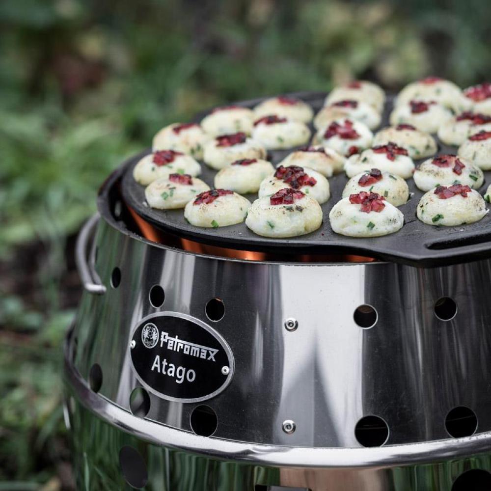 Petromax Poffertjespfanne Gusseisen Ø30cm für 30 Mini-Pfannkuchen, optimale Wärmeverteilung, geeignet für Feuer, Ofen und Herd