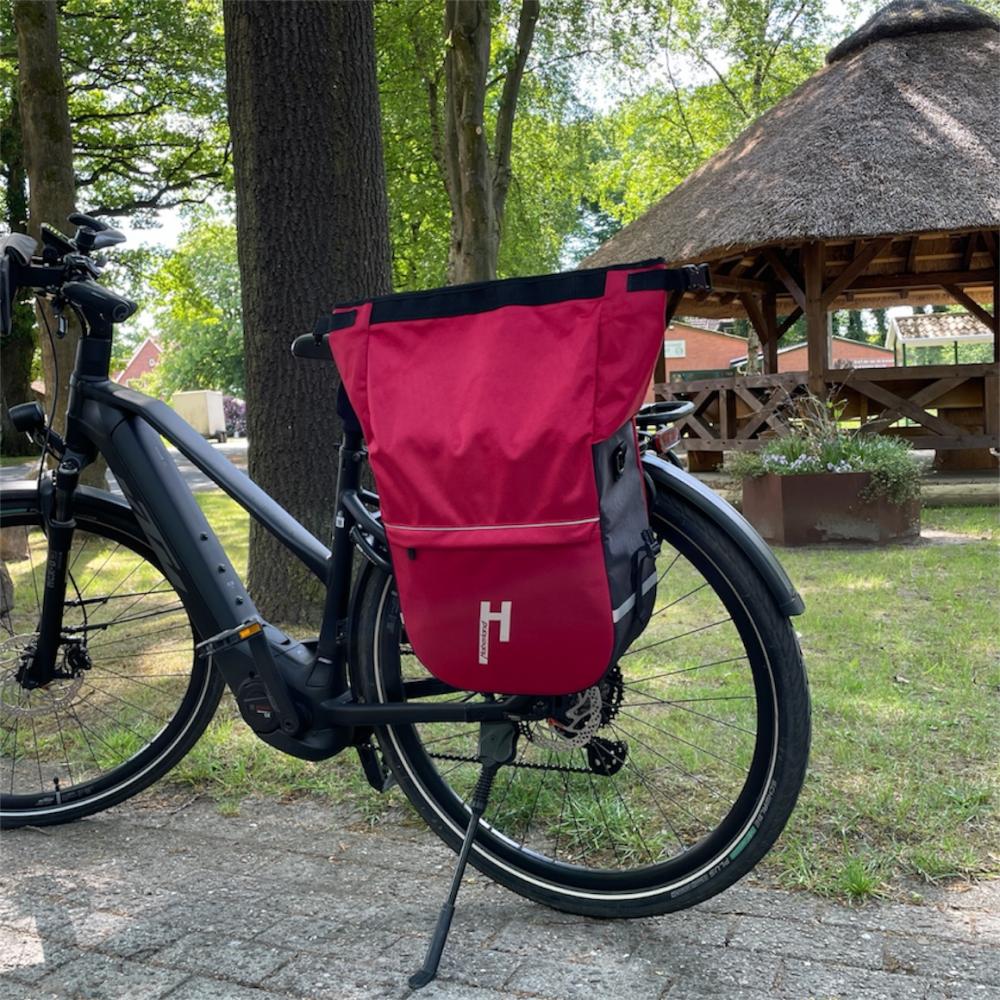 Haberland Einzeltasche eMotion rot/schwarz - robuste Gepäckträgertasche mit Rollverschluss