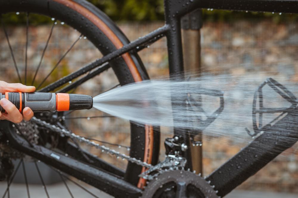 Schwalbe NATURAL BIKE SOAP - kompakte Seife im Set für schonende Fahrradreinigung