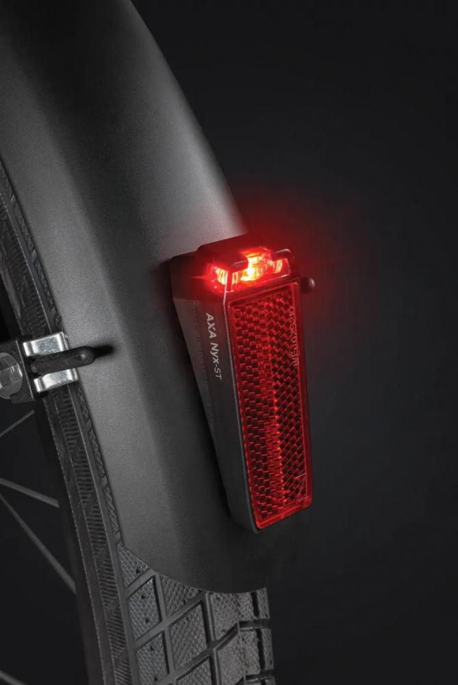 AXA Nyx Steady Dynamo-Rücklicht schwarz, integrierter Z-Rückstrahler, Standlichtfunktion (4 Min.), Schutzblechmontage, seitliche Sichtbarkeit, StVZO-zugelassen