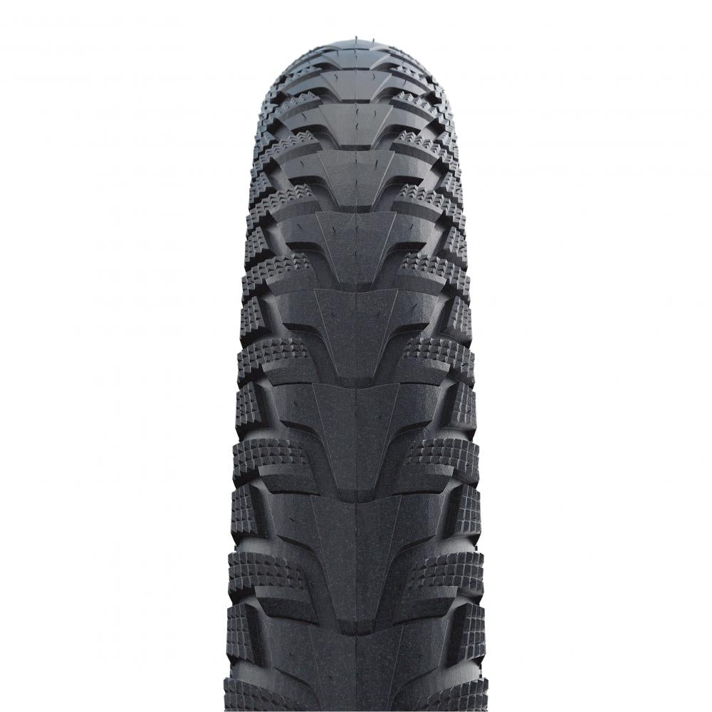 Schwarzer Schwalbe Energizer Plus Tour E-Bike Reifen mit robustem Profil und Reflexstreifen.