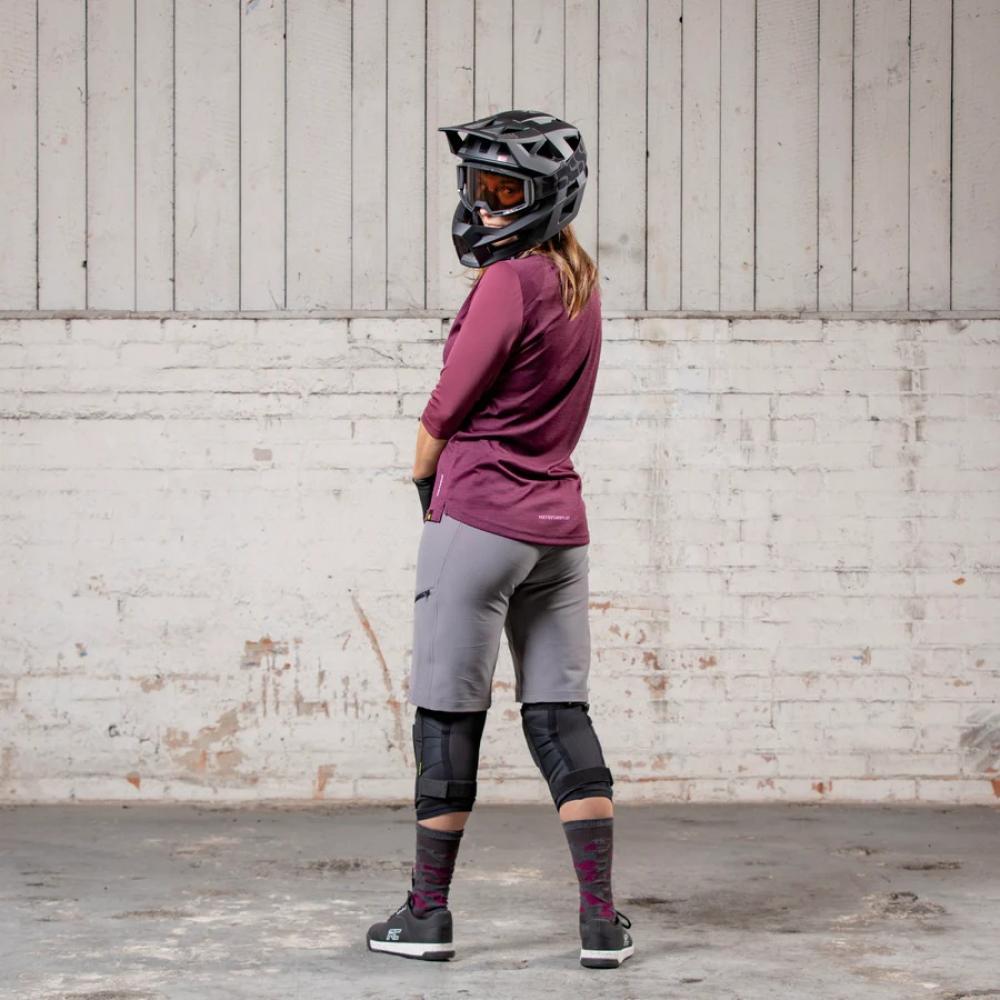 IXS Sports Division iXS Carve X Women Henley 38 Raisin/Solid Raisin - atmungsaktives Bike-Jersey