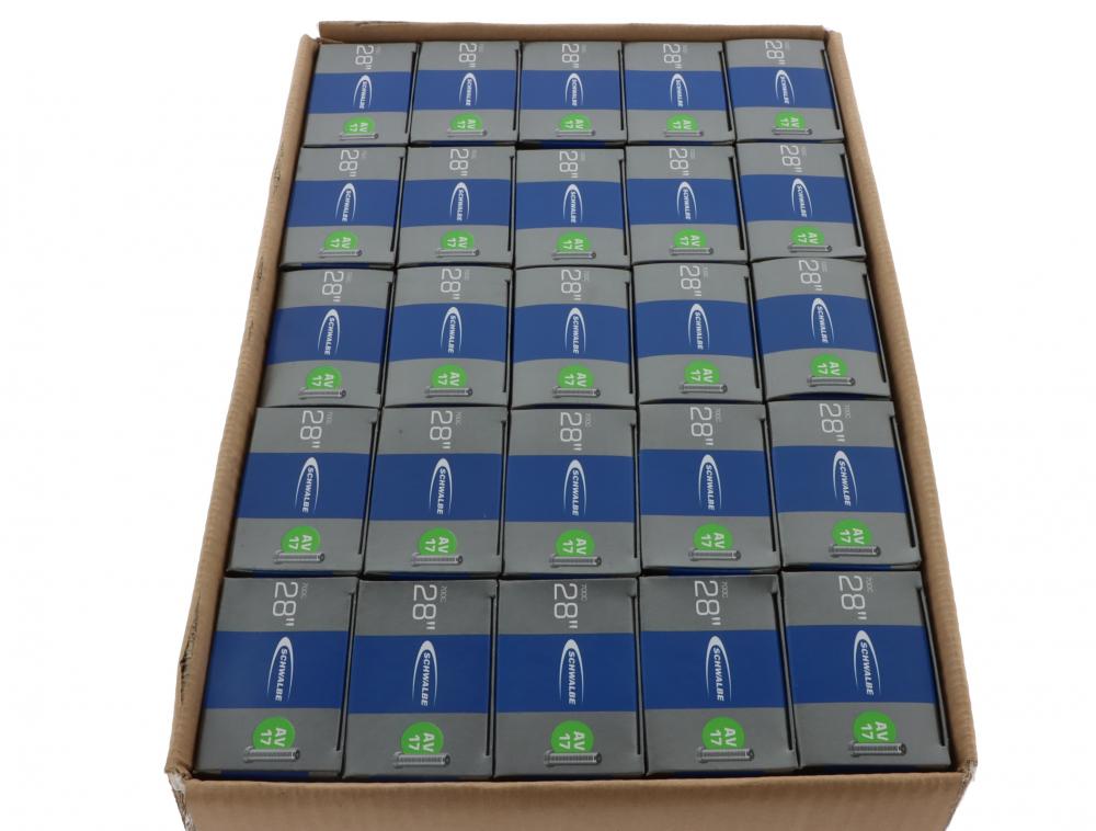 Karton mit 25 Schwalbe Fahrradschläuchen AV17 für 28 Zoll Räder mit AV 40mm Ventil.