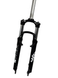 Schwarze SR Suntour SF13XCM 26 Zoll Federgabel mit 100mm Federweg und A-Head Schaft.