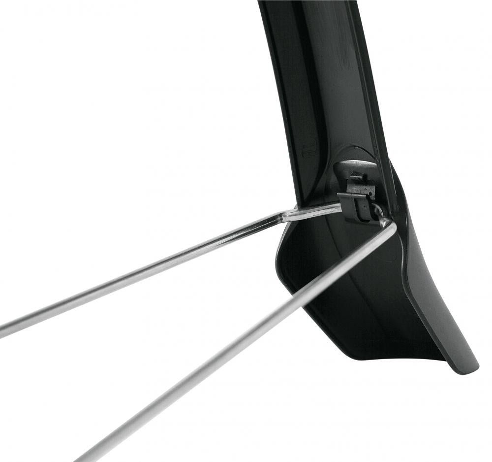SKS Velo 42 Urban Schutzblech Detail der Clip-Halterung für Metallstreben am schwarzen Kunststoff-Steckblech