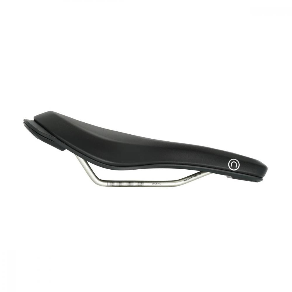Schwarzer Selle Royal On Open Athletic Unisex Fahrradsattel mit silbernen Rails.