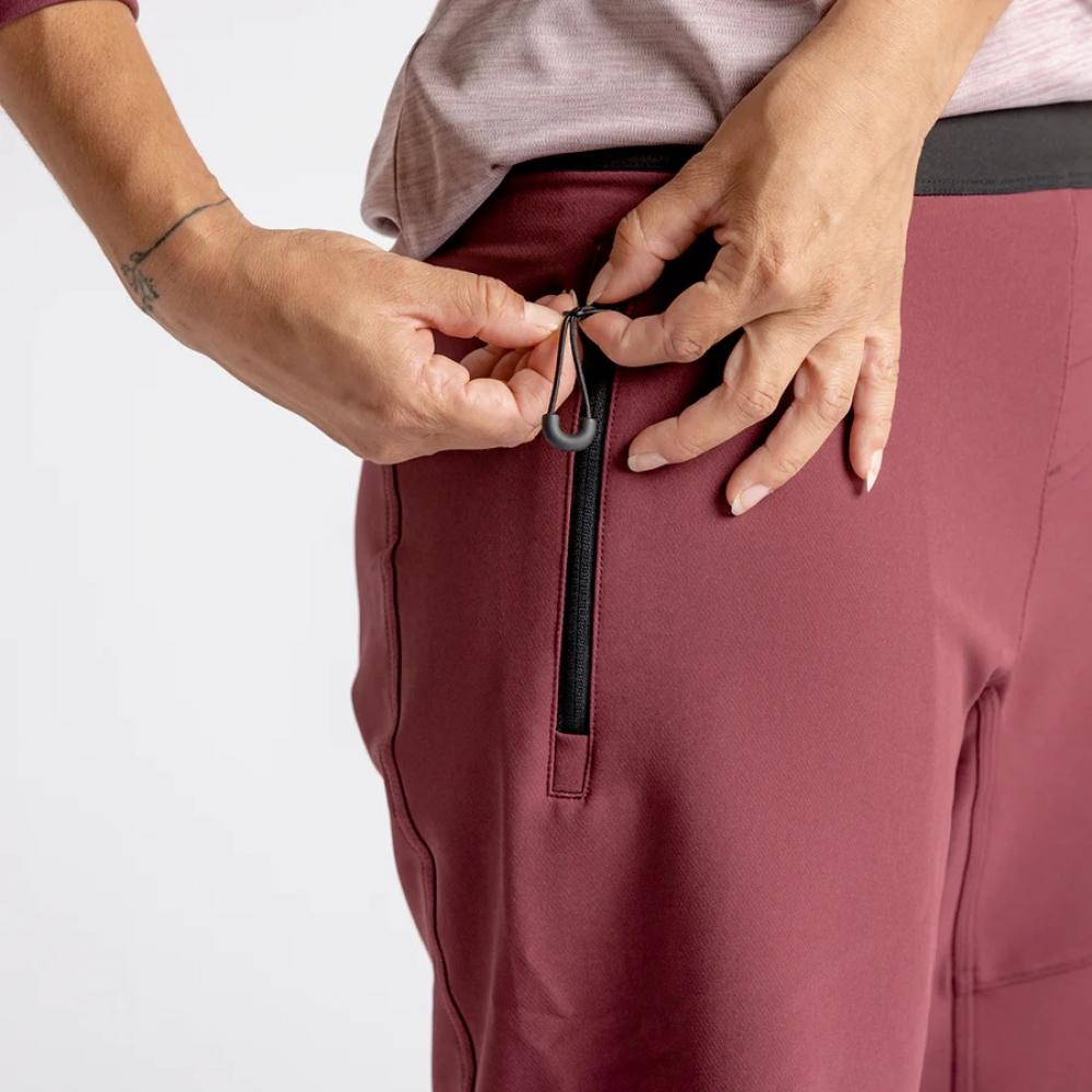 IXS Sports Division iXS Carve Hip-Hugger Women Shorts 36 Raisin - komfortable MTB-Damenshorts