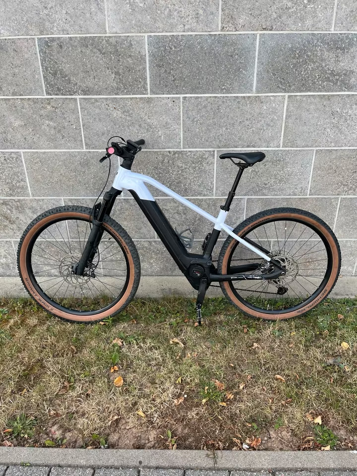 CUBE Reaction Hybrid SLT 750 29 E-Mountainbike Hardtail, weiß-schwarz, generalüberholt.