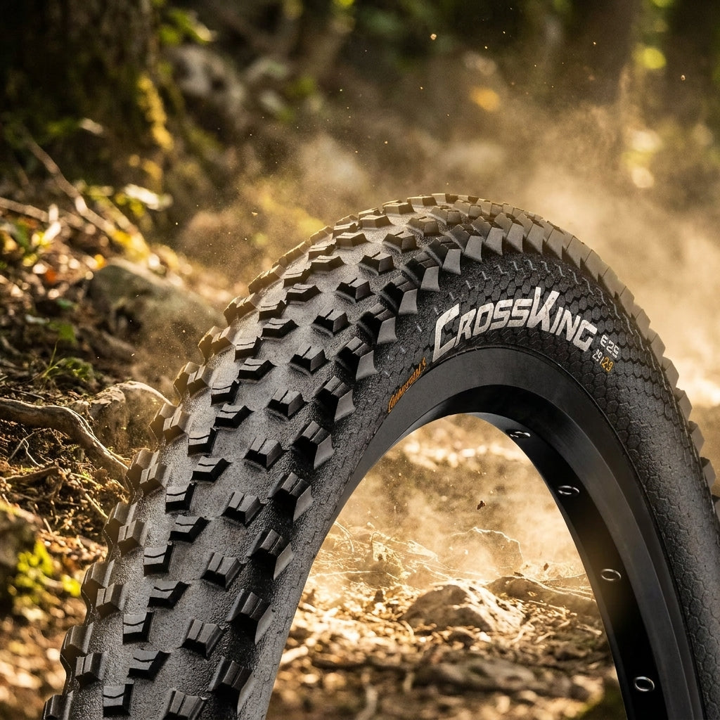 Continental Cross King 29er Mountainbike-Reifen auf staubigem Offroad-Trail.