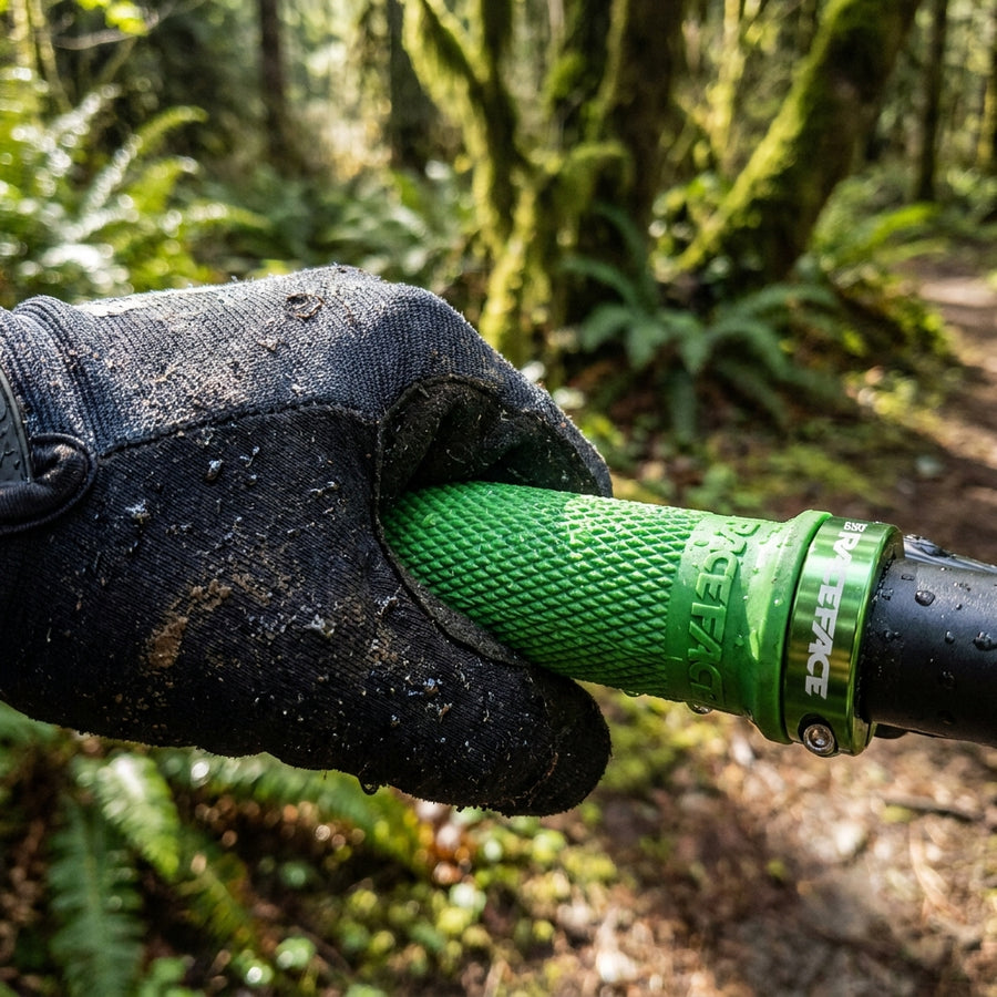 Race Face Grippler Lock-On Griff 30mm grün: Mountainbike-Griffe für maximalen Grip, Komfort und Kontrolle auf Trails.