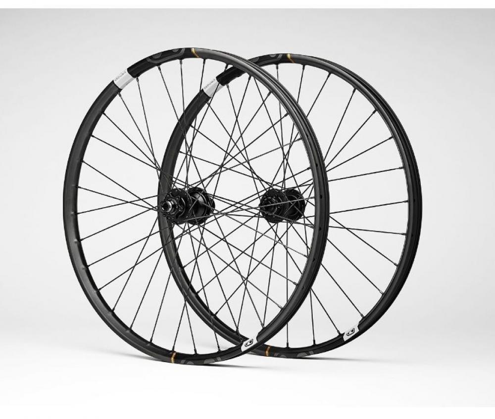 Crankbrothers Synthesis Carbon Enduro 11 BOOST P321 Tubeless Ready Laufradsatz, 27.5Zoll , 110x15mm-148x12mm, Shimano HG, black SALE